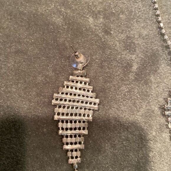 BOUTIQUE Rhinestone Raindrop Necklace and Earrings - Picture 7 of 8